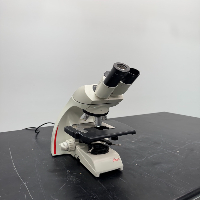 Leica DM 750/4K Microscope image 0